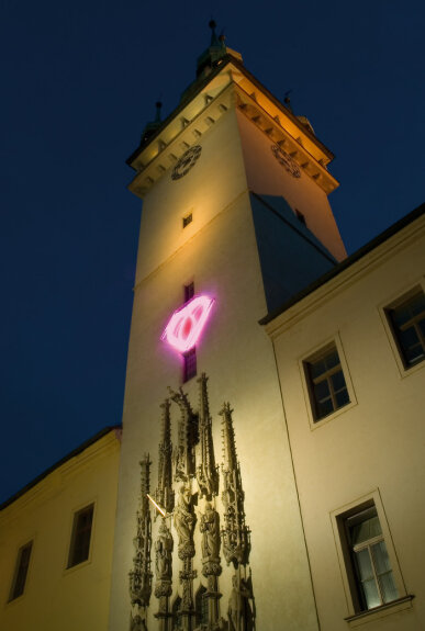 Jiří David,The Heart as Such Remains, 2003, neon light, Perspex, metal, Stará radnice